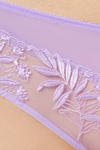 Tanga en Dentelle Mauve Sophistiqué avec Jolie Découpe Arrière