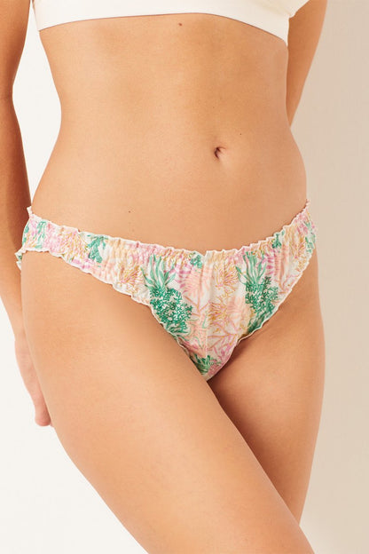 Tanga Jena Blanc à Motifs Fantaisie et Finitions Volantées Douces