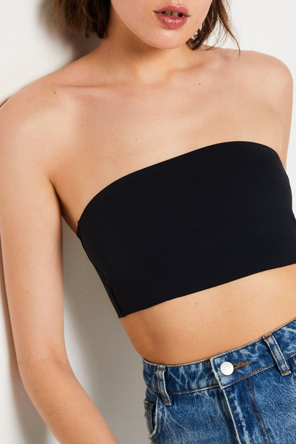 Soutien-gorge bandeau noir sans armatures et bretelles amovibles