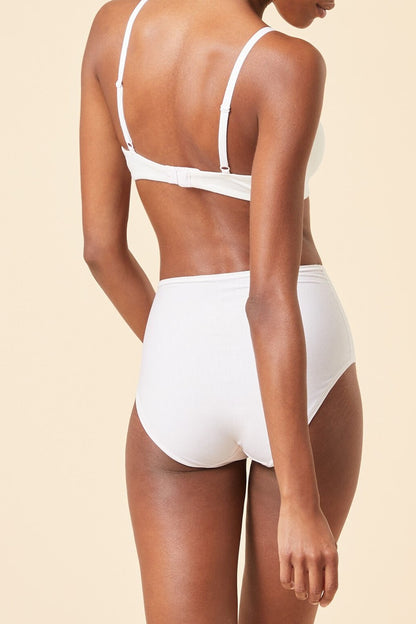 Culotte douce en coton stretch coloris écru avec taille élastique